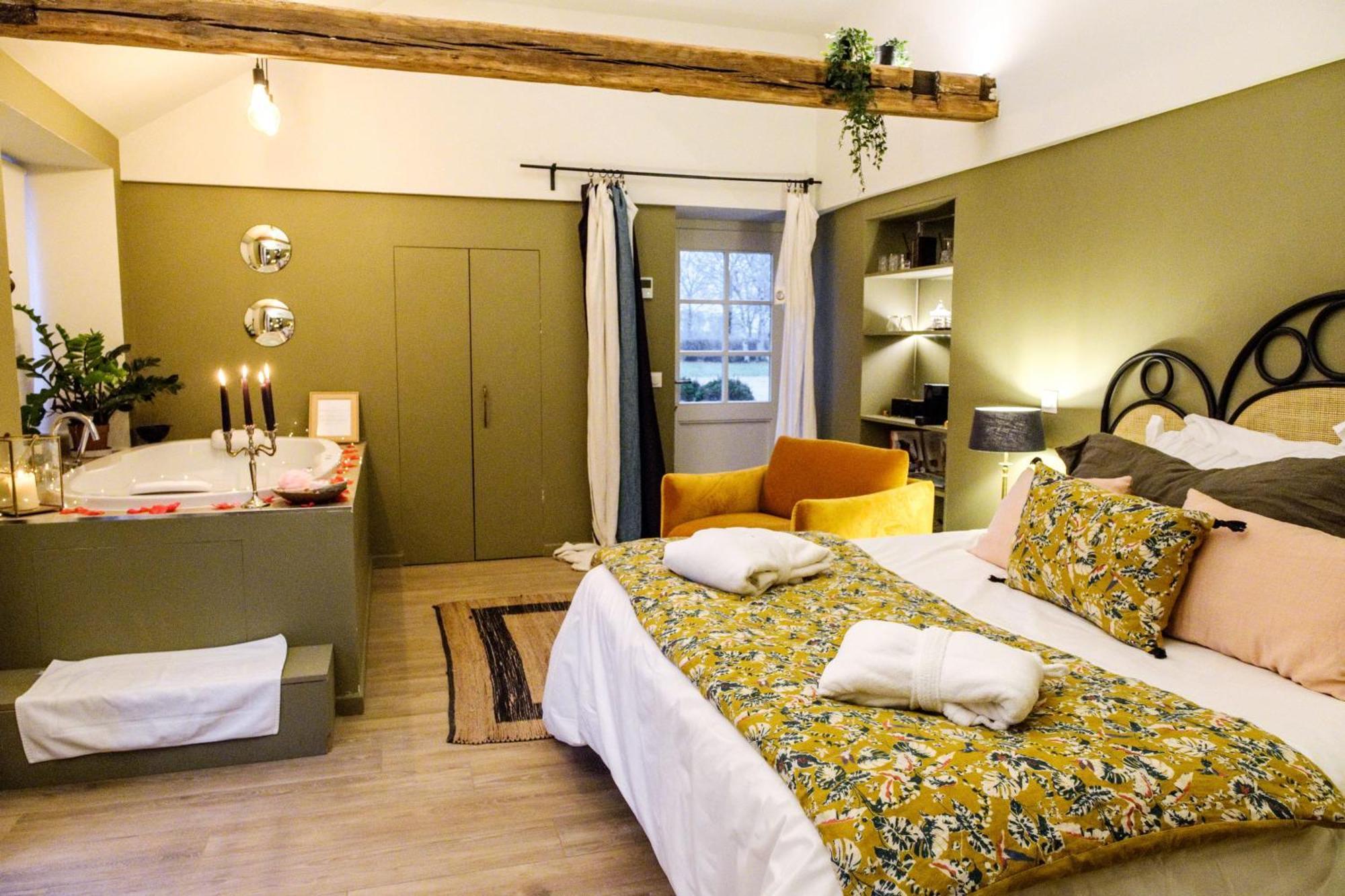 Domaine De Bellevue, The Originals Relais Hotel Neufmoutiers-en-Brie Exterior photo