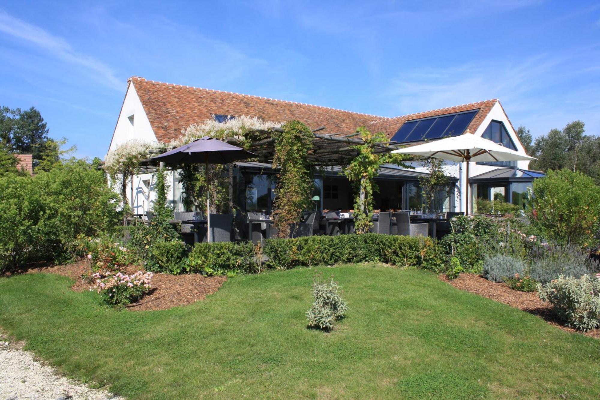 Domaine De Bellevue, The Originals Relais Hotel Neufmoutiers-en-Brie Exterior photo